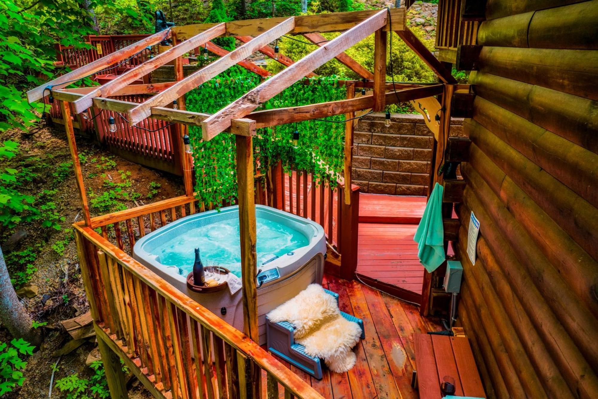 Cabin In A Gated Resort With Seasonal Resort Pool Pigeon Forge Ngoại thất bức ảnh