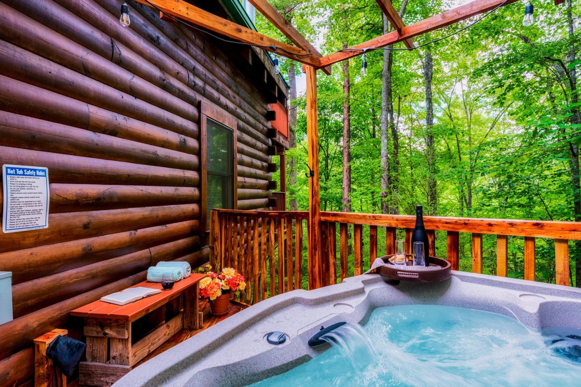 Cabin In A Gated Resort With Seasonal Resort Pool Pigeon Forge Ngoại thất bức ảnh